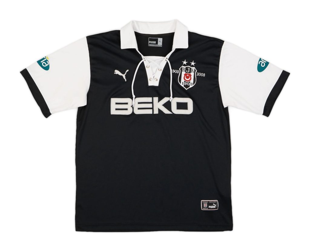 Equipación especial de Besiktas 02-03