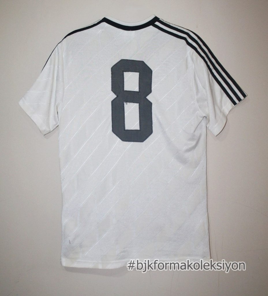 Beşiktaş 88-89 Local 2