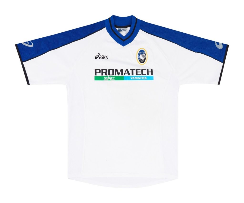 Segunda equipación de Atalanta 02-03