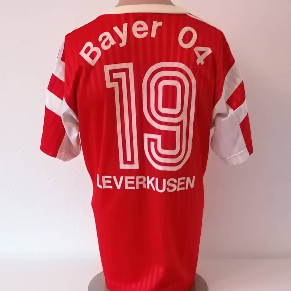 Bayer 04 Leverkusen 90-91 Visitante 2