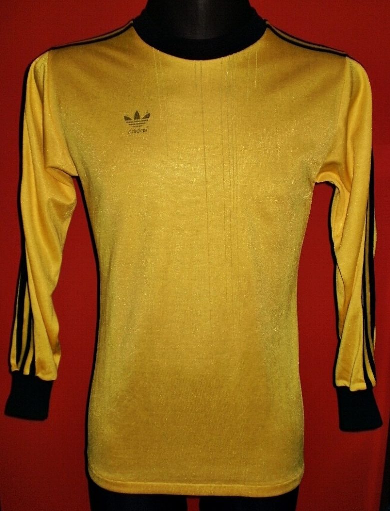 Primera equipación de Borussia Dortmund 74-75