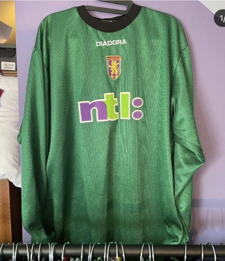 Equipación de portero de Aston Villa 00-01