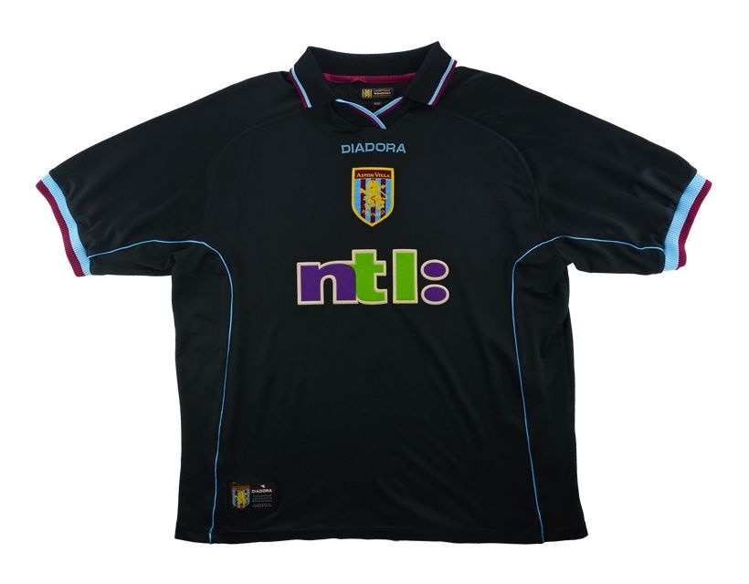 Segunda equipación de Aston Villa 00-01