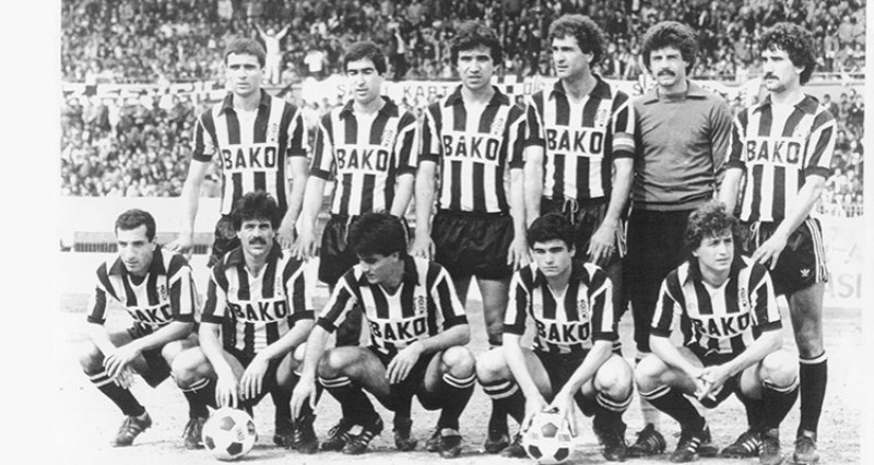 Segunda equipación de Besiktas 81-82