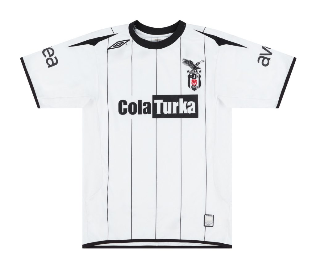 Primera equipación de Besiktas 06-07