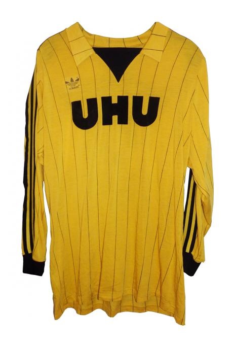 Primera equipación de Borussia Dortmund 81-82
