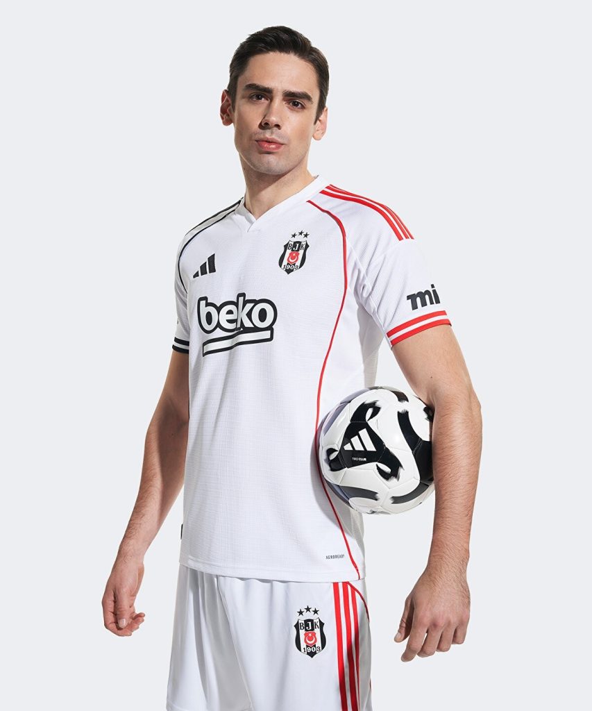 Beşiktaş 25-26 Local 4