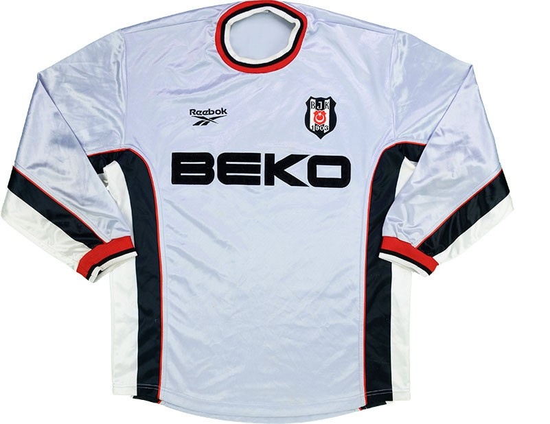 Tercera equipación de Besiktas 00-01