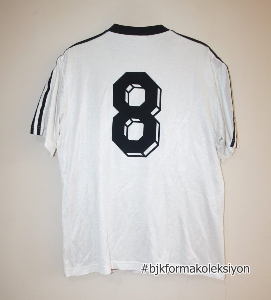 Beşiktaş 89-90 Local 2