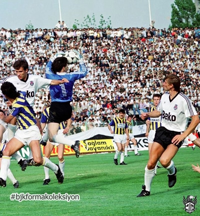 Beşiktaş 89-90 Local 4