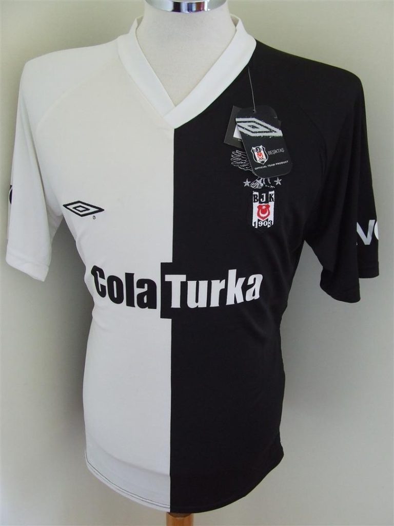 Tercera equipación de Besiktas 05-06