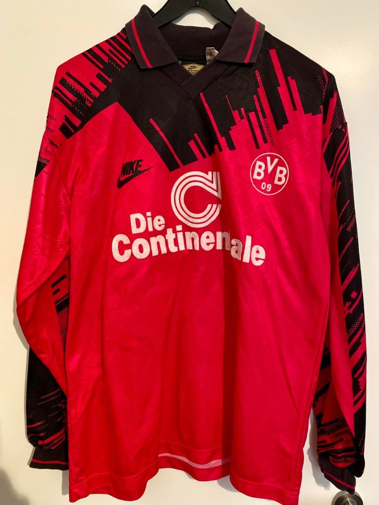 Borussia Dortmund 93-94 Visitante 2
