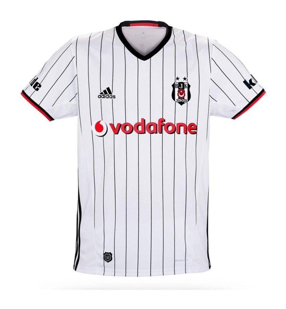 Primera equipación de Besiktas 16-17