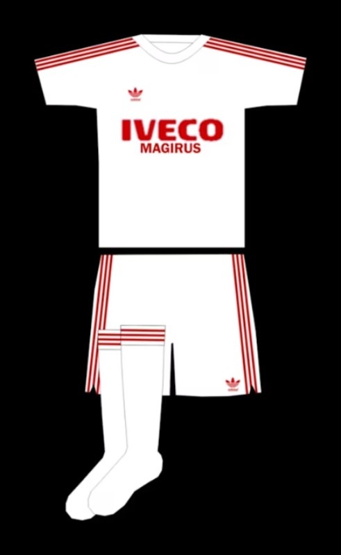 Bayern München 82-83 Visitante 2