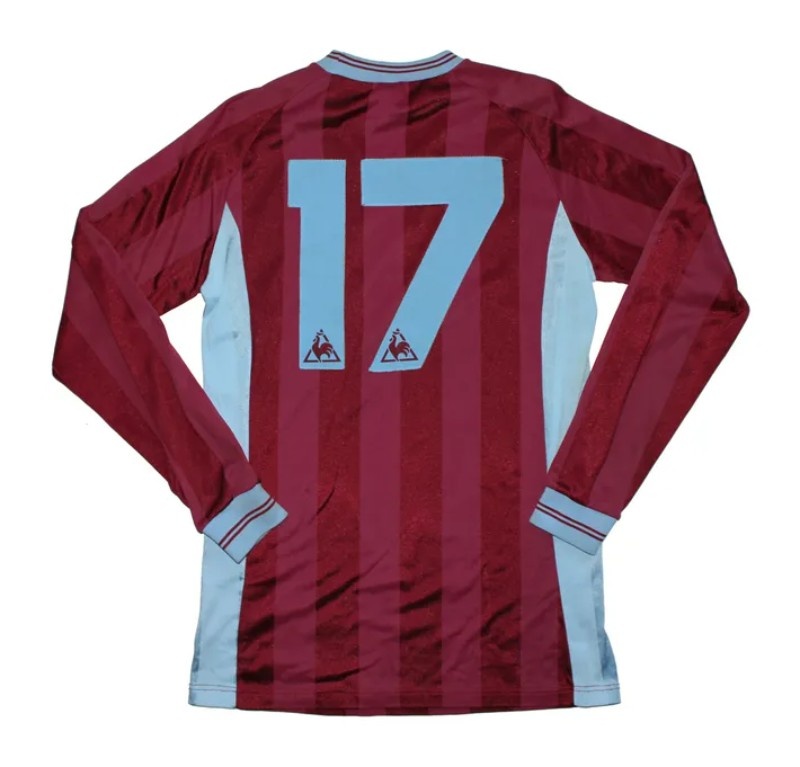 Primera equipación de Aston Villa 83-84