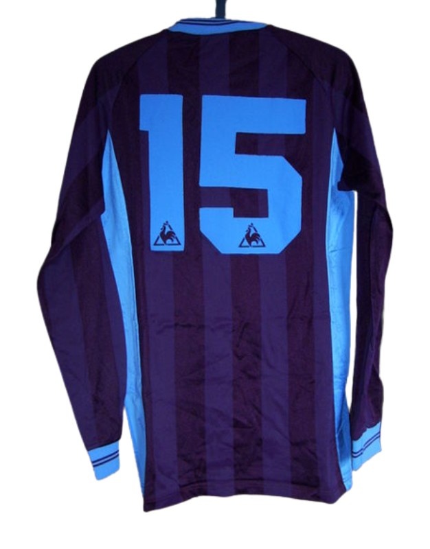 Aston Villa 83-84 Local 3
