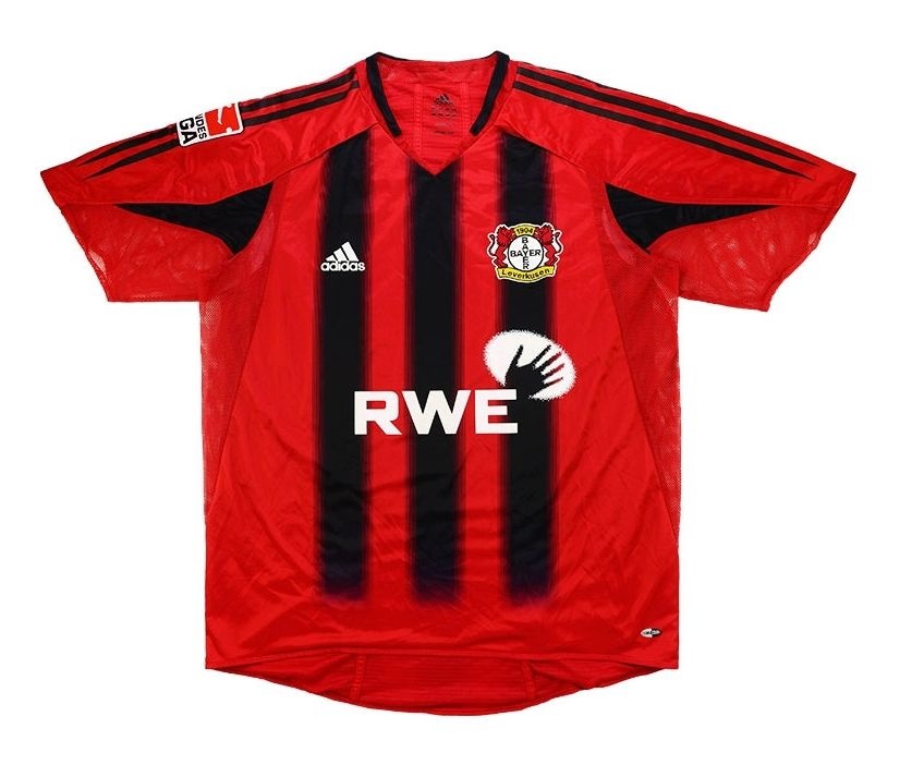 Primera equipación de Bayer Leverkusen 05-06