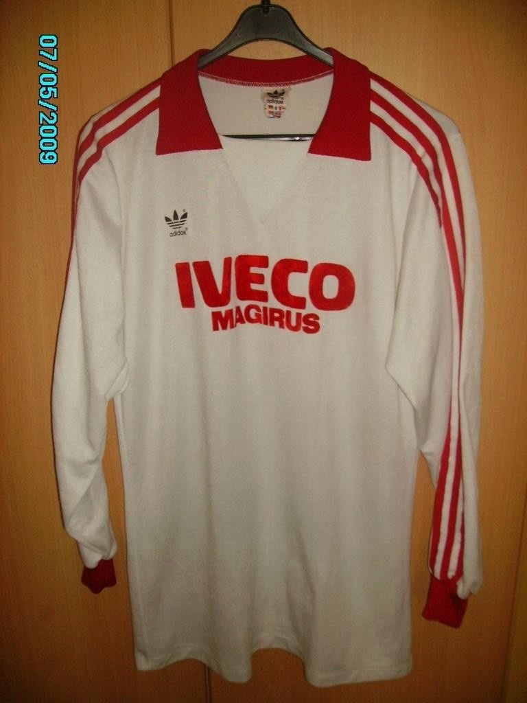 Bayern München 81-82 Visitante