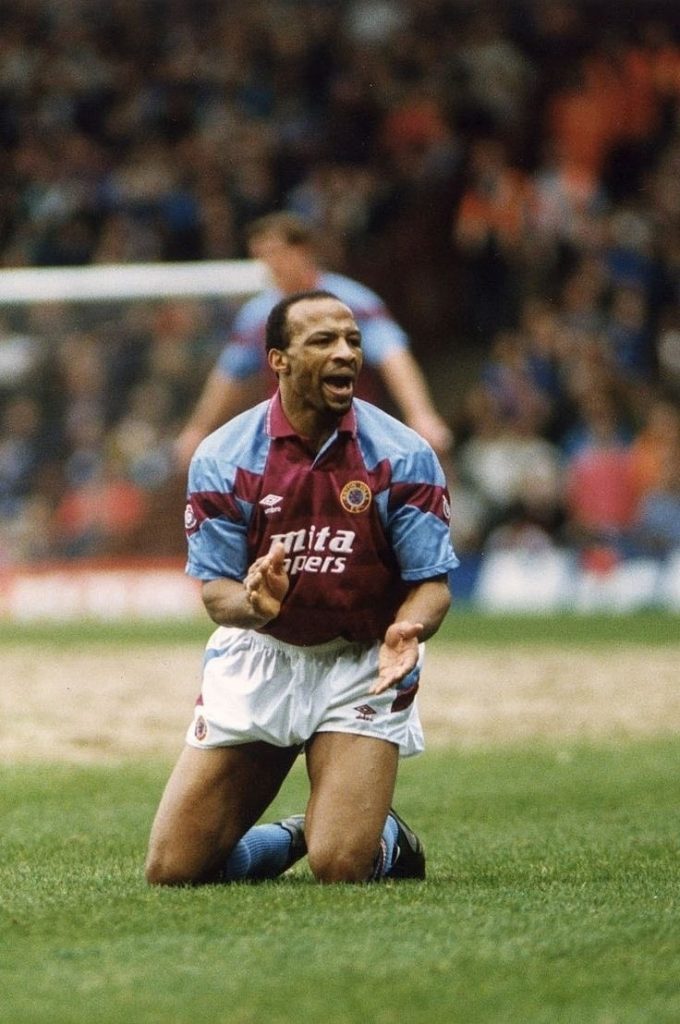 Aston Villa 90-91 Local 2