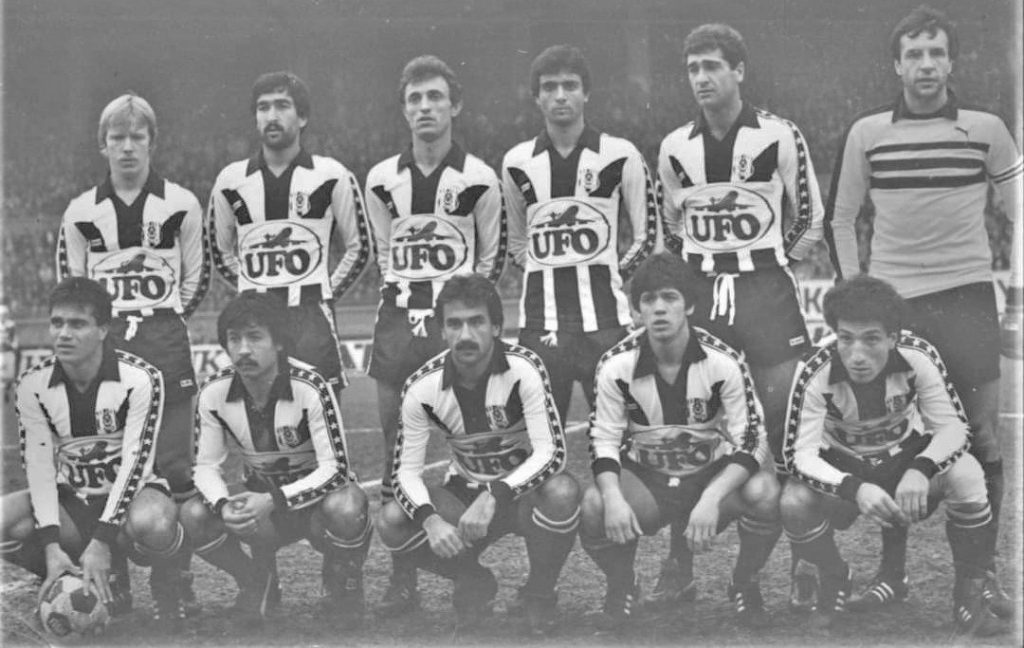 Tercera equipación de Besiktas 80-81