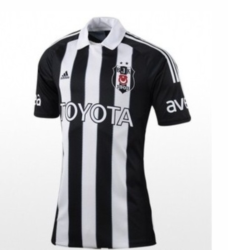 Segunda equipación de Besiktas 12-13