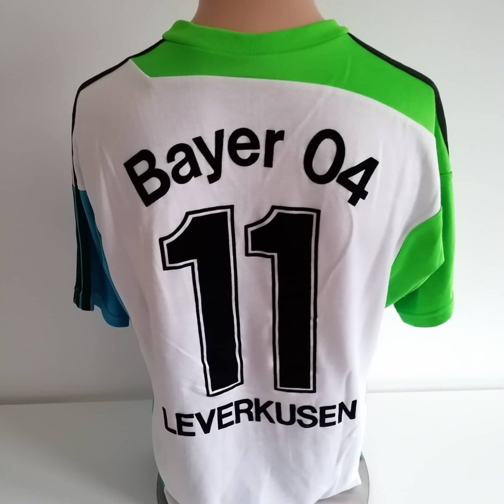 Bayer 04 Leverkusen 89-90 Cuarta 2