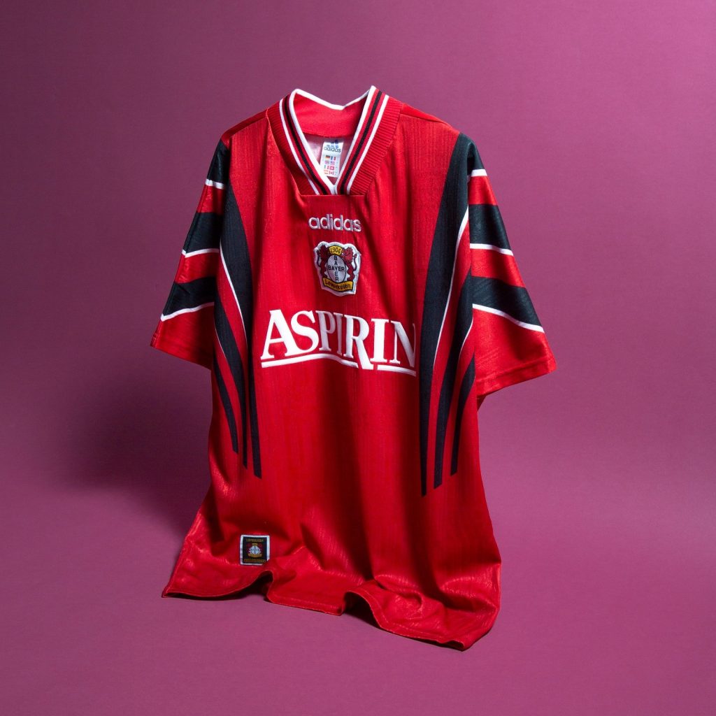 Bayer 04 Leverkusen 97-98 Local 2