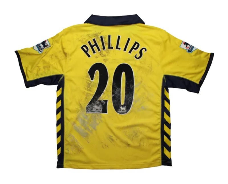 Aston Villa 05-06 Visitante 3