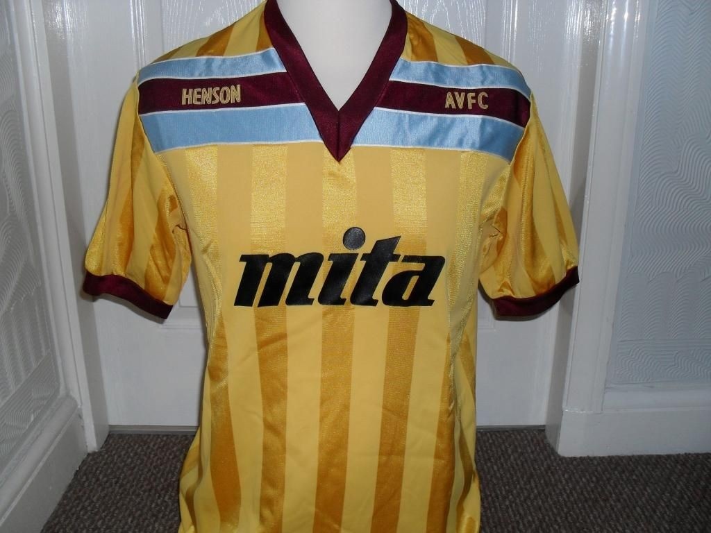 Aston Villa 86-87 Visitante 4