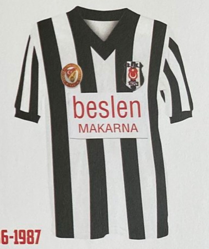 Segunda equipación de Besiktas 86-87