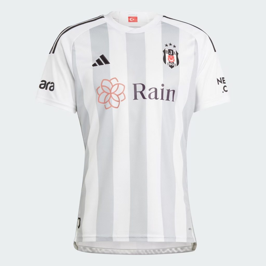 Primera equipación de Besiktas 23-24