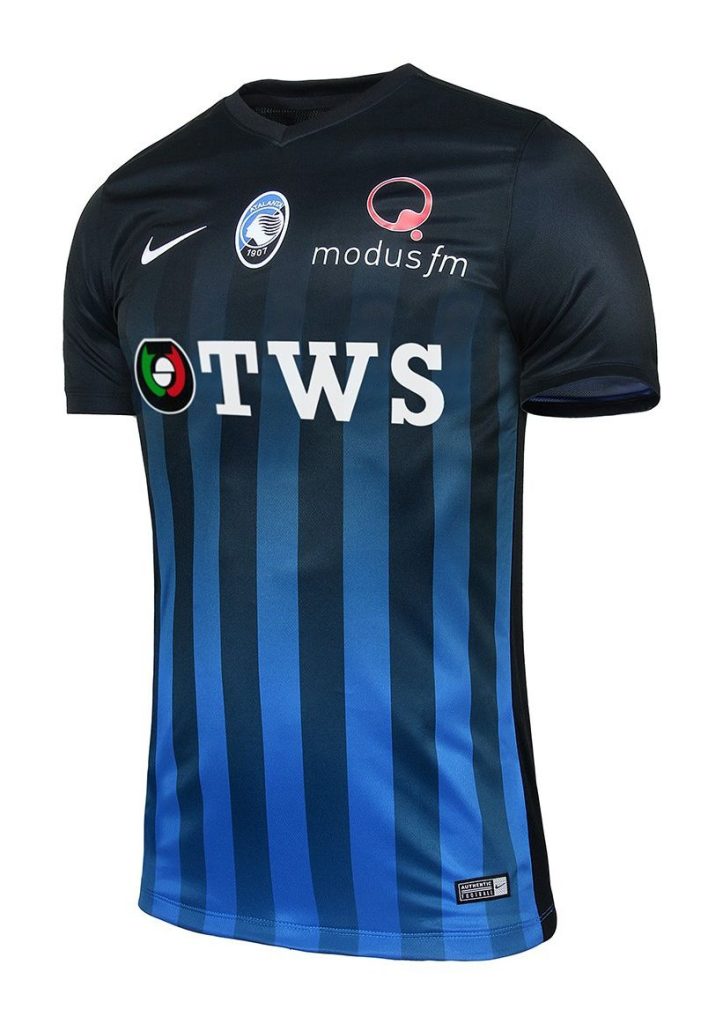 Primera equipación de Atalanta 16-17