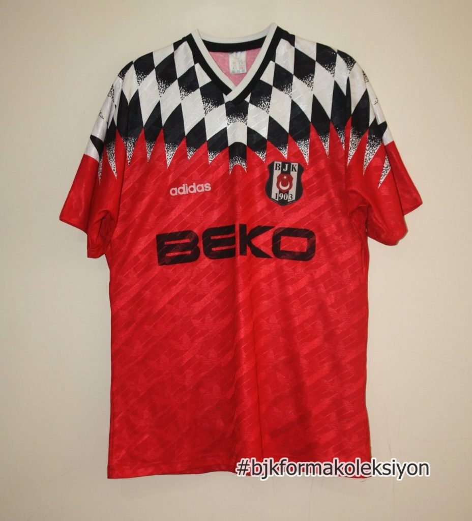 Segunda equipación de Besiktas 94-95