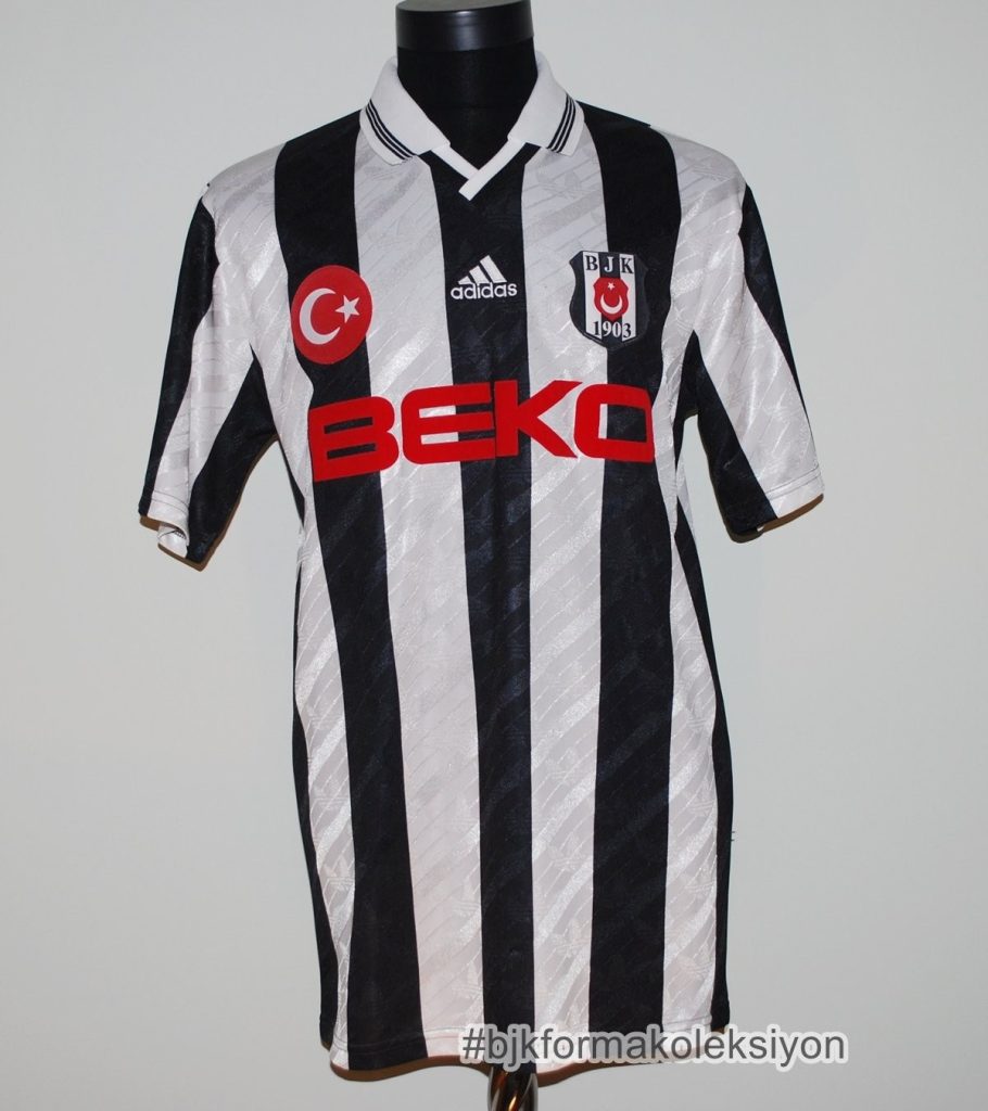 Primera equipación de Besiktas 93-94