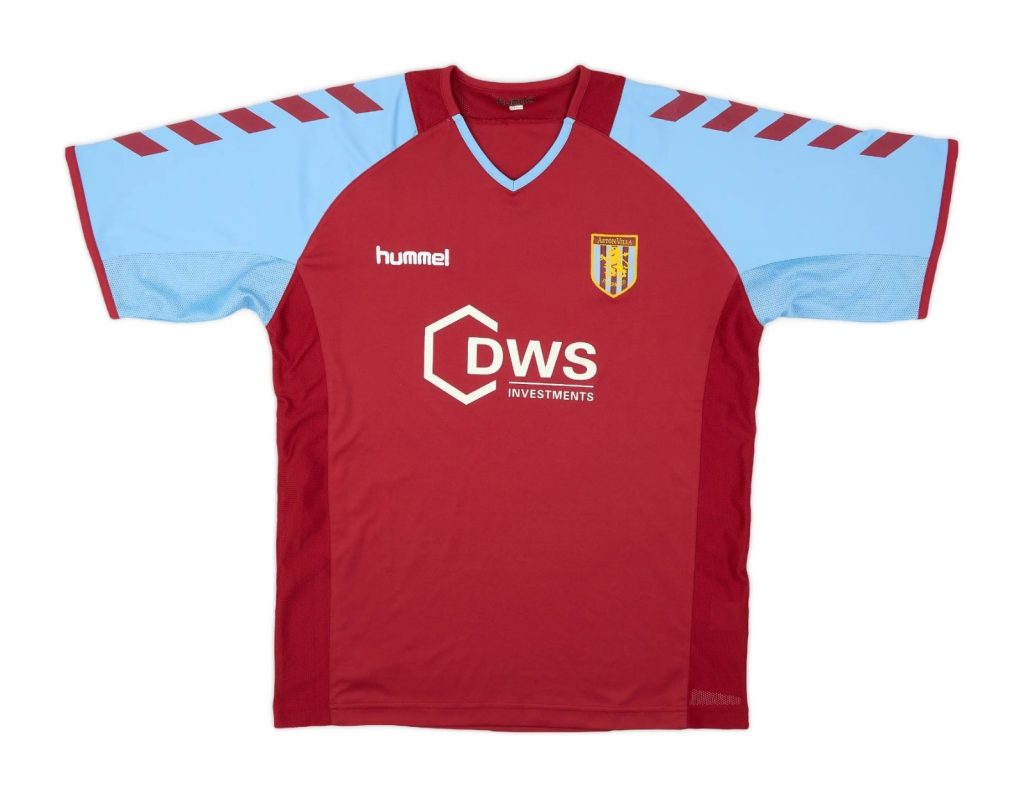 Primera equipación de Aston Villa 04-05
