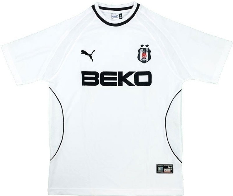 Primera equipación de Besiktas 03-04