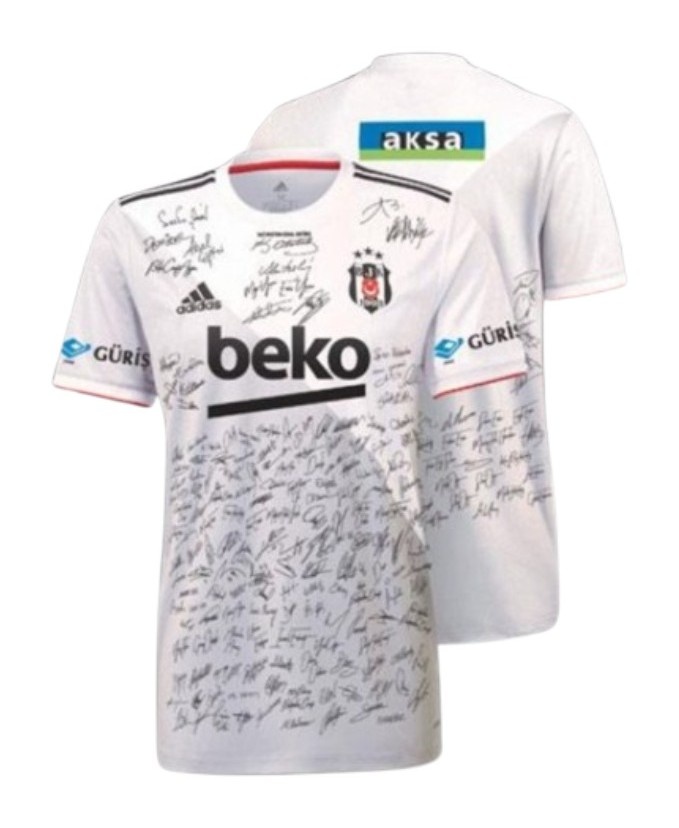Primera equipación de Besiktas 20-21