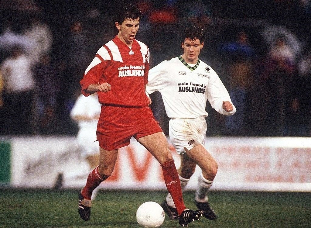 Bayer 04 Leverkusen 92-93 Especial 2