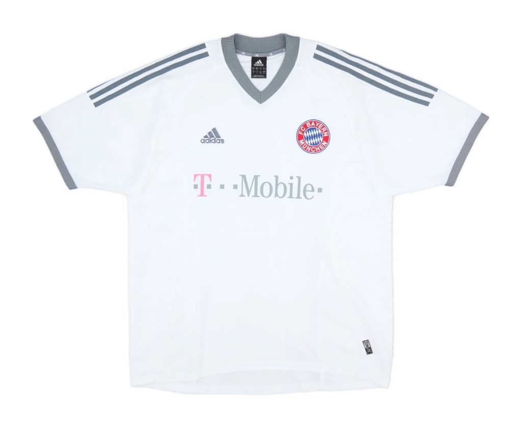 Segunda equipación de Bayern Múnich 03-04