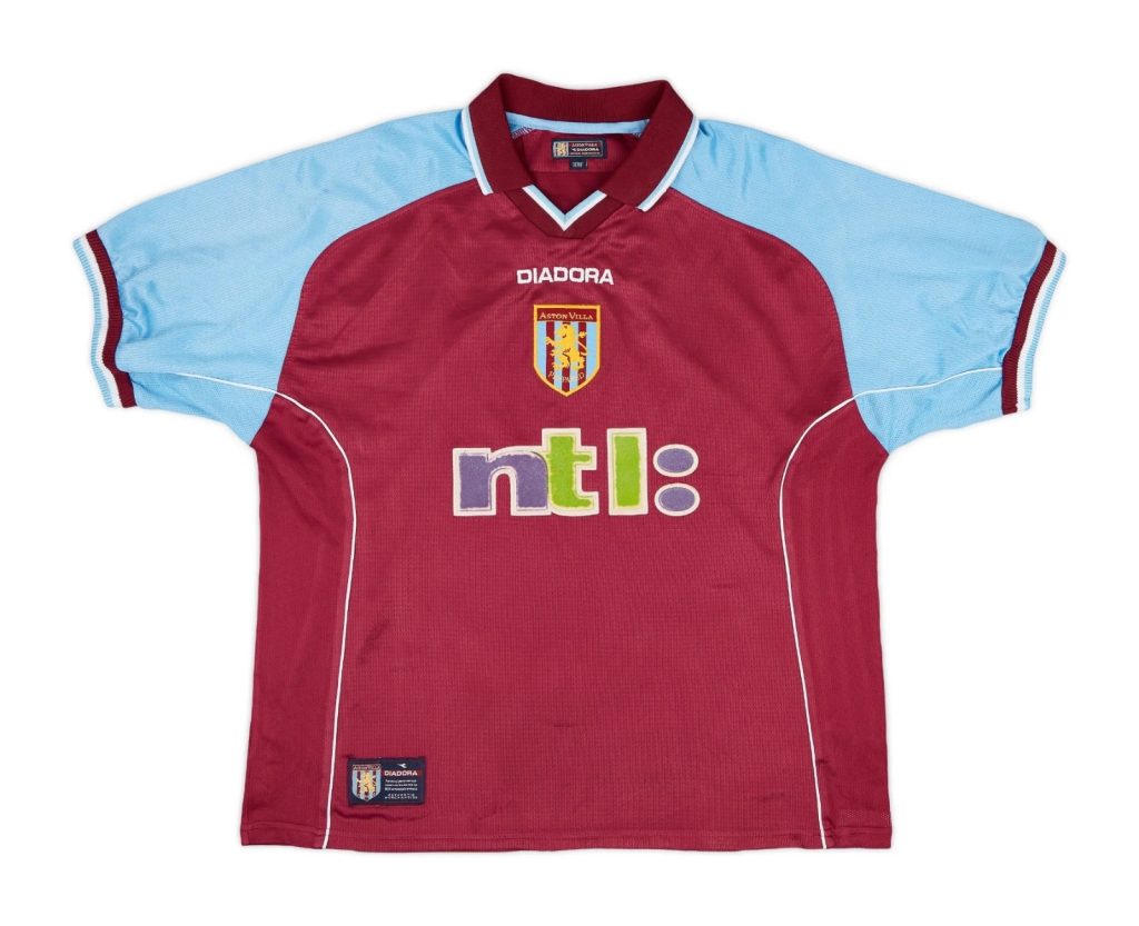 Primera equipación de Aston Villa 00-01