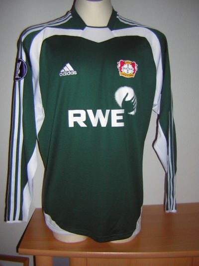 Tercera equipación de Bayer Leverkusen 04-05