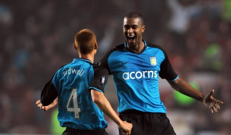Aston Villa 08-09 Visitante 2