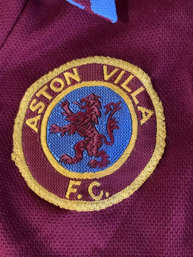 Aston Villa 77-78 Local 4