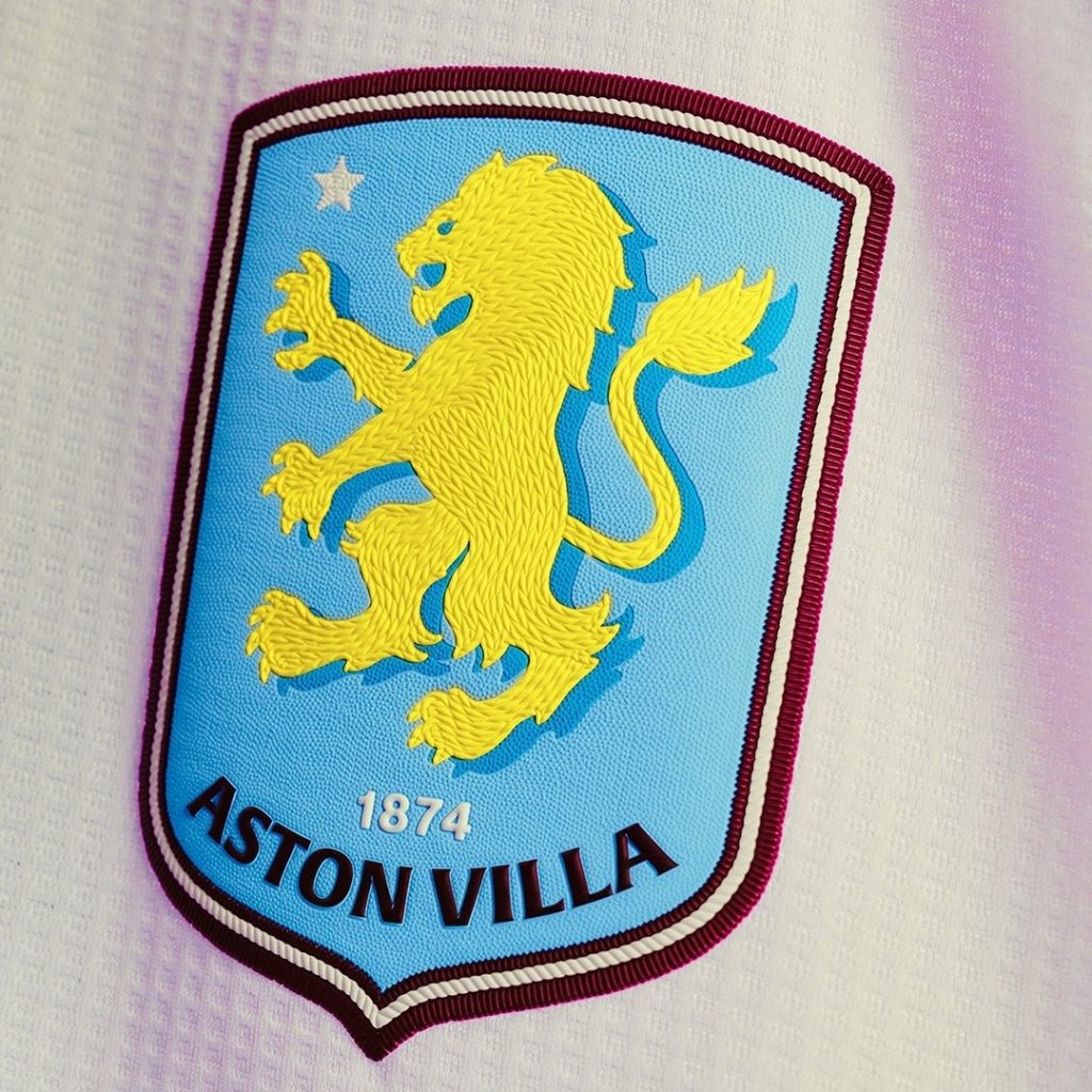 Aston Villa 24-25 Visitante 4