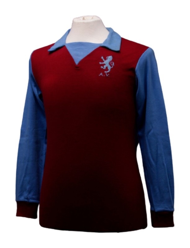 Primera equipación de Aston Villa 72-73