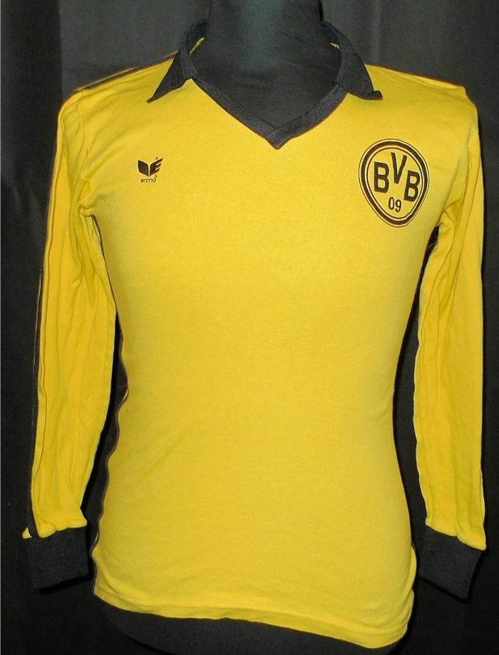 Primera equipación de Borussia Dortmund 79-80