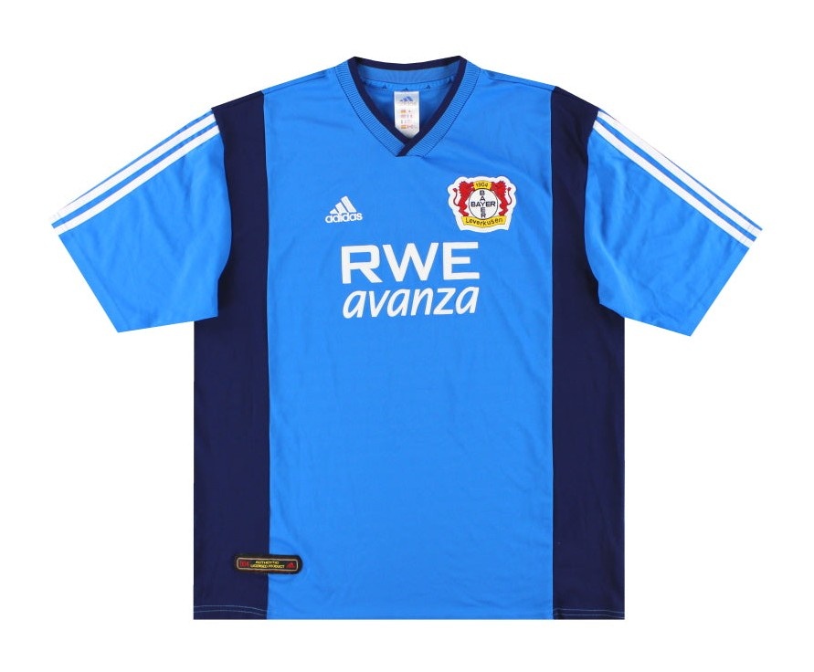 Segunda equipación de Bayer Leverkusen 02-03
