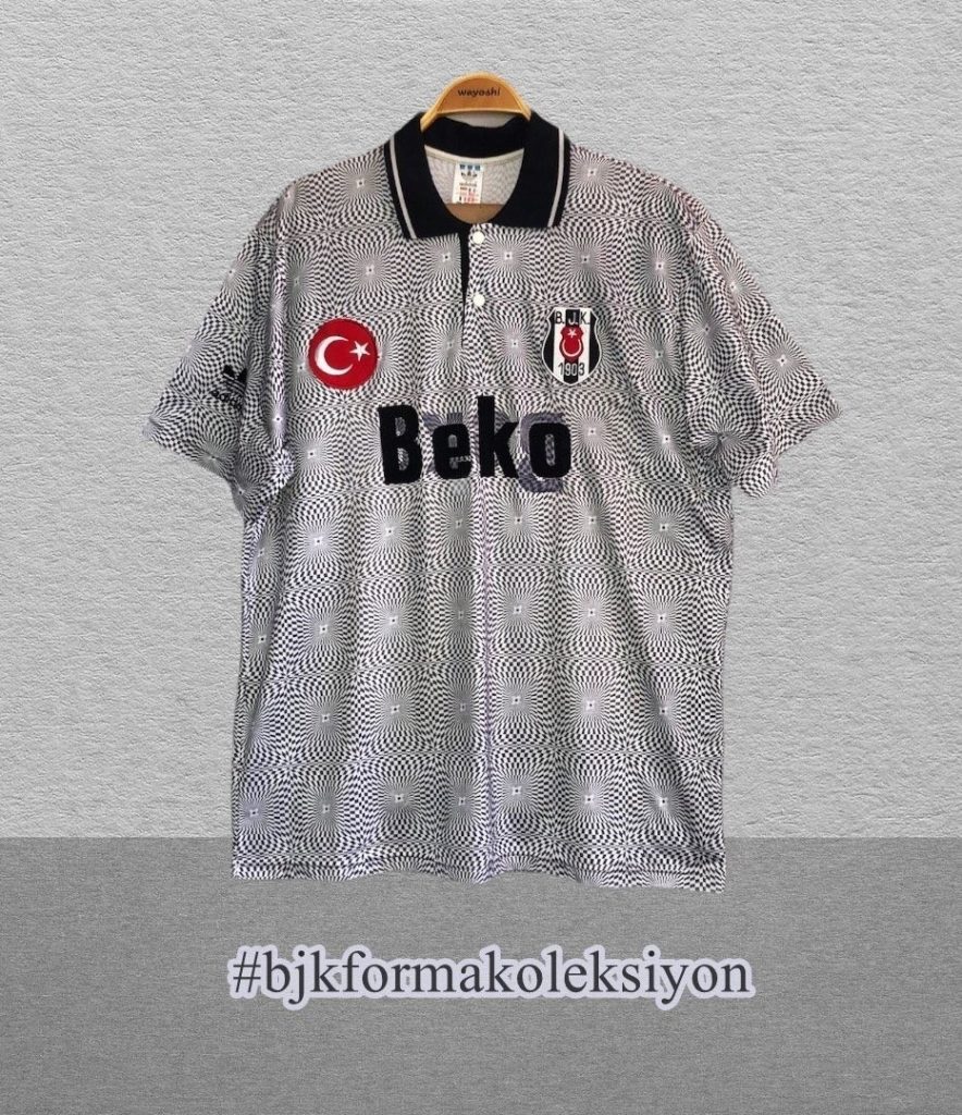 Primera equipación de Besiktas 91-92