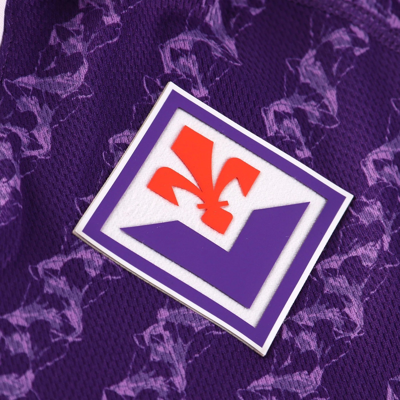 Primera equipación de Fiorentina 23-24