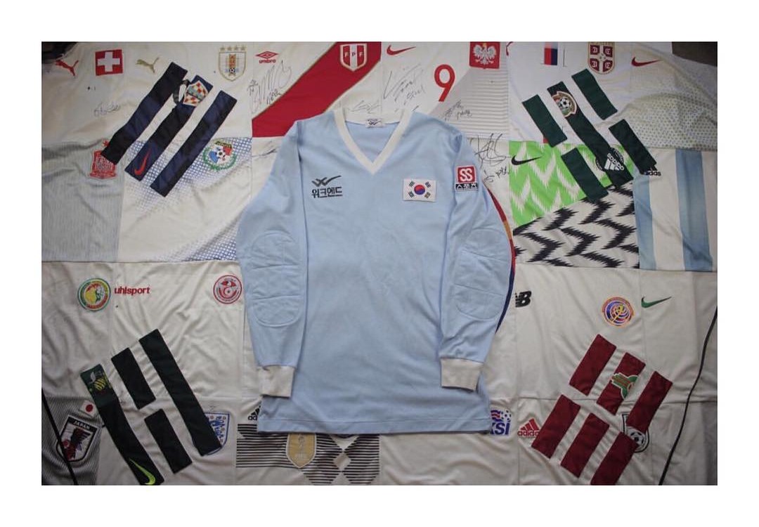 Equipación de portero de Rep. Corea 84-85